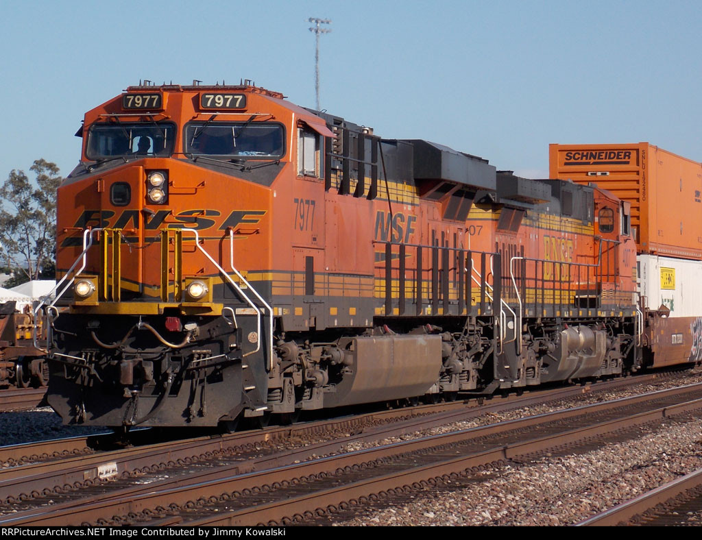 BNSF 7977